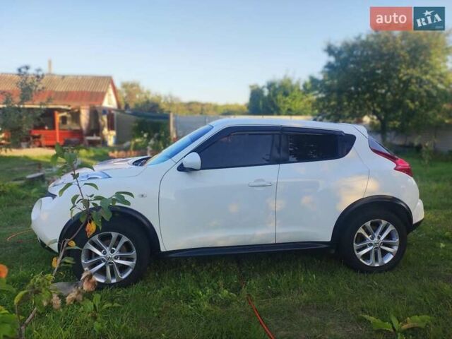 Белый Ниссан Жук, объемом двигателя 1.5 л и пробегом 219 тыс. км за 9999 $, фото 3 на Automoto.ua