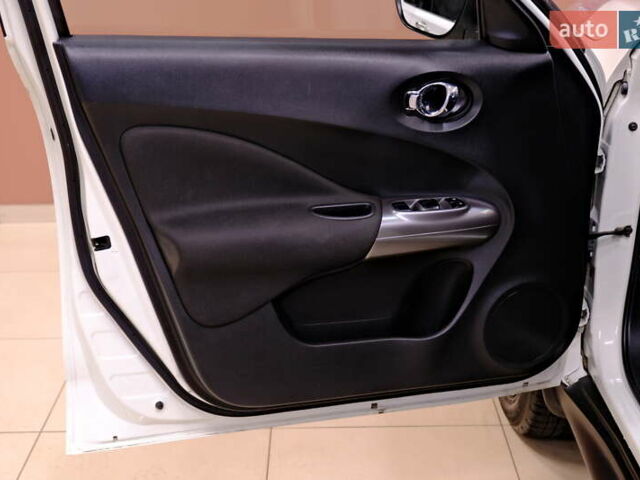 Белый Ниссан Жук, объемом двигателя 1.6 л и пробегом 176 тыс. км за 8900 $, фото 26 на Automoto.ua