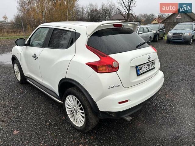 Белый Ниссан Жук, объемом двигателя 1.6 л и пробегом 157 тыс. км за 9300 $, фото 1 на Automoto.ua