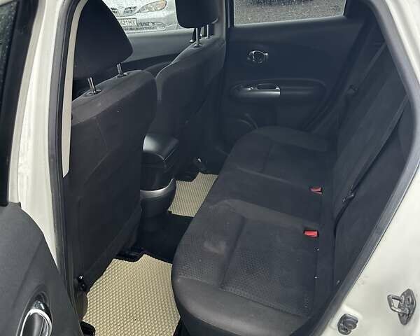 Белый Ниссан Жук, объемом двигателя 1.6 л и пробегом 157 тыс. км за 9300 $, фото 13 на Automoto.ua