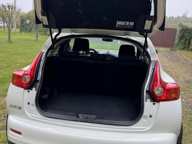 Белый Ниссан Жук, объемом двигателя 0 л и пробегом 197 тыс. км за 8600 $, фото 7 на Automoto.ua