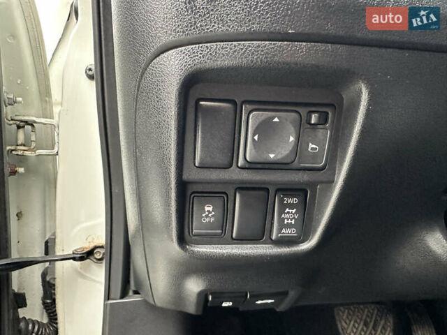 Белый Ниссан Жук, объемом двигателя 1.6 л и пробегом 265 тыс. км за 8900 $, фото 17 на Automoto.ua