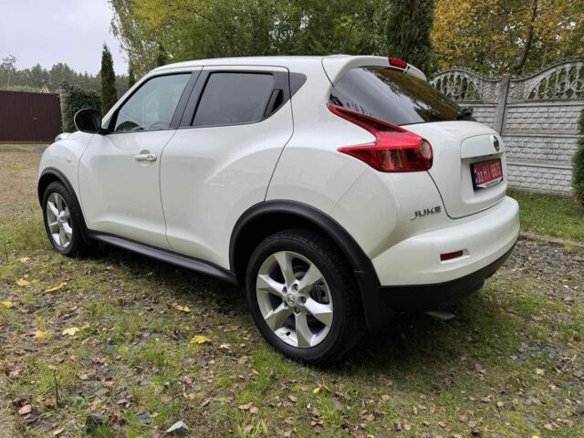 Белый Ниссан Жук, объемом двигателя 0 л и пробегом 197 тыс. км за 8600 $, фото 2 на Automoto.ua