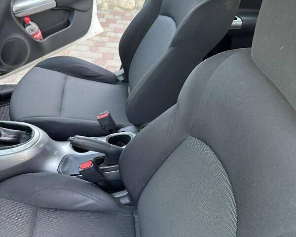 Ніссан Жук 2011 у Тернополі на Automoto.ua Білий Ніссан Жук, об'ємом двигуна 1.5 л та пробігом 240 тис. км за 7300 $, фото 4 на Automoto.ua