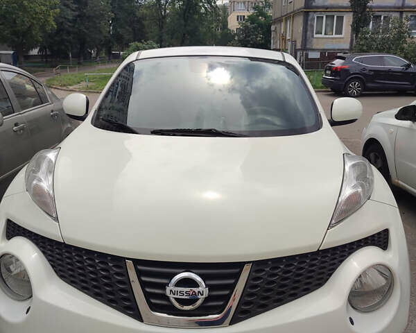 Белый Ниссан Жук, объемом двигателя 1.6 л и пробегом 155 тыс. км за 10200 $, фото 1 на Automoto.ua