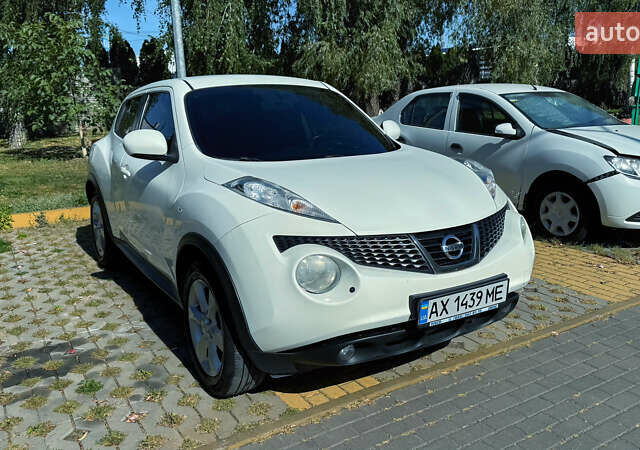 Белый Ниссан Жук, объемом двигателя 1.6 л и пробегом 145 тыс. км за 10300 $, фото 1 на Automoto.ua