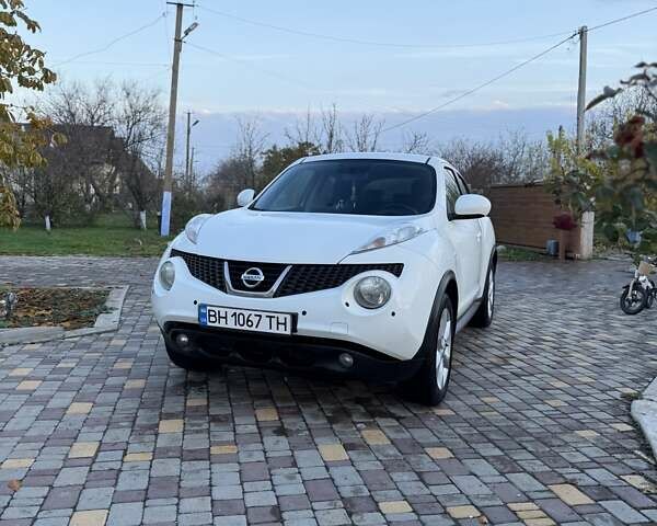 Белый Ниссан Жук, объемом двигателя 1.6 л и пробегом 157 тыс. км за 9000 $, фото 3 на Automoto.ua