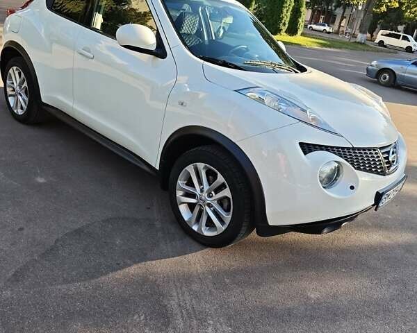 Белый Ниссан Жук, объемом двигателя 1.6 л и пробегом 130 тыс. км за 10200 $, фото 7 на Automoto.ua