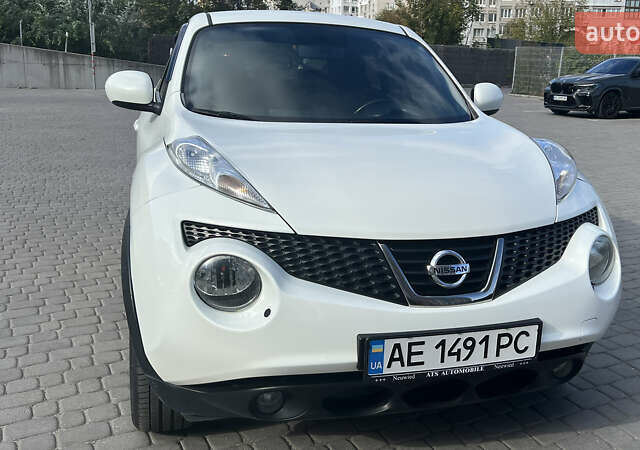 Белый Ниссан Жук, объемом двигателя 1.6 л и пробегом 118 тыс. км за 10800 $, фото 1 на Automoto.ua