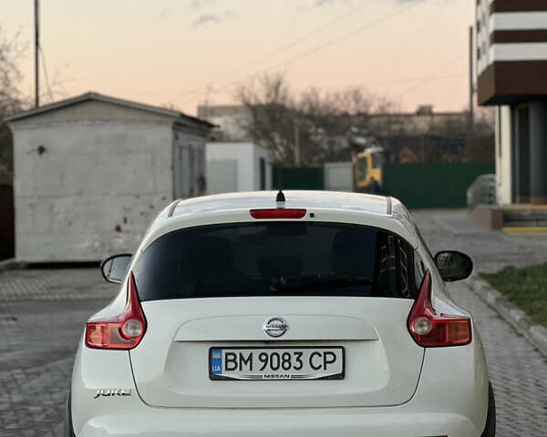 Белый Ниссан Жук, объемом двигателя 1.6 л и пробегом 77 тыс. км за 11500 $, фото 3 на Automoto.ua