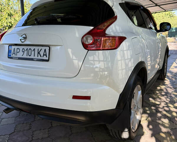 Белый Ниссан Жук, объемом двигателя 1.6 л и пробегом 151 тыс. км за 9800 $, фото 4 на Automoto.ua