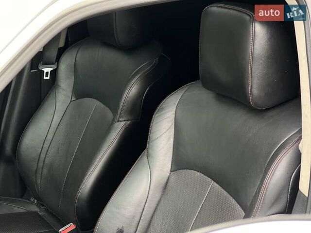 Белый Ниссан Жук, объемом двигателя 1.6 л и пробегом 255 тыс. км за 8999 $, фото 43 на Automoto.ua