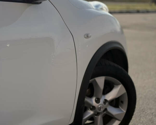 Белый Ниссан Жук, объемом двигателя 1.6 л и пробегом 83 тыс. км за 10300 $, фото 14 на Automoto.ua