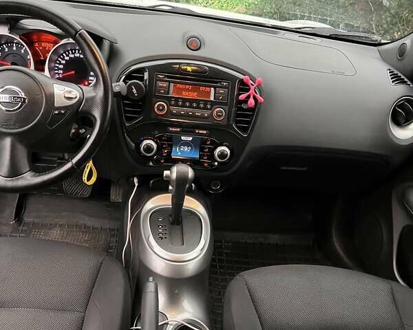 Белый Ниссан Жук, объемом двигателя 1.6 л и пробегом 85 тыс. км за 10500 $, фото 2 на Automoto.ua