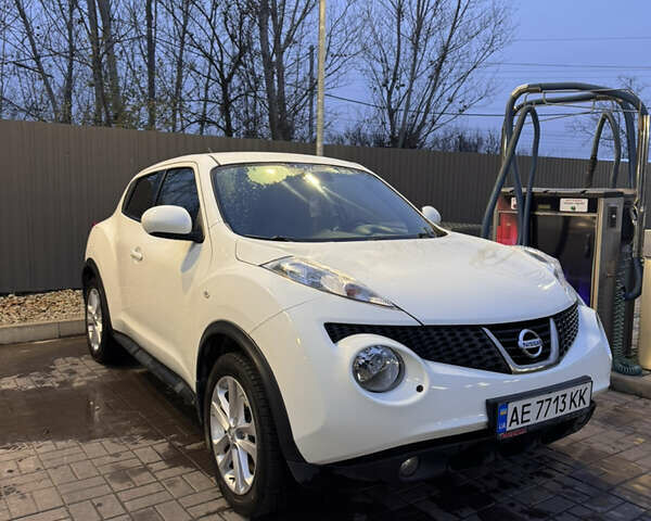 Белый Ниссан Жук, объемом двигателя 1.6 л и пробегом 165 тыс. км за 10700 $, фото 1 на Automoto.ua