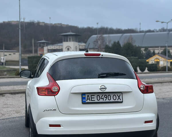 Белый Ниссан Жук, объемом двигателя 1.6 л и пробегом 128 тыс. км за 10700 $, фото 3 на Automoto.ua