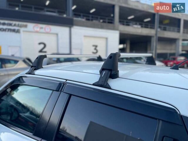 Белый Ниссан Жук, объемом двигателя 1.6 л и пробегом 123 тыс. км за 12250 $, фото 3 на Automoto.ua