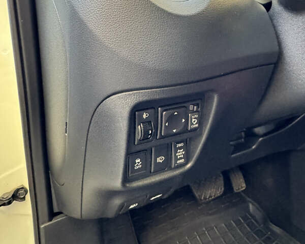 Белый Ниссан Жук, объемом двигателя 1.62 л и пробегом 126 тыс. км за 10999 $, фото 36 на Automoto.ua