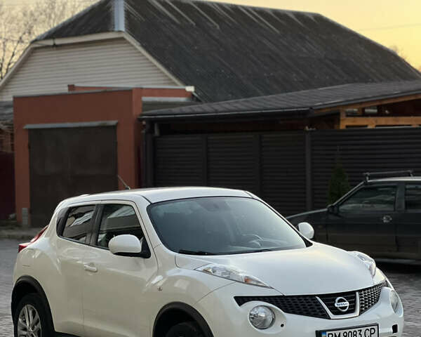 Белый Ниссан Жук, объемом двигателя 1.6 л и пробегом 77 тыс. км за 11500 $, фото 2 на Automoto.ua