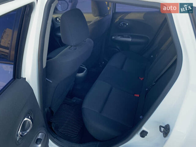 Белый Ниссан Жук, объемом двигателя 1.6 л и пробегом 87 тыс. км за 11000 $, фото 10 на Automoto.ua