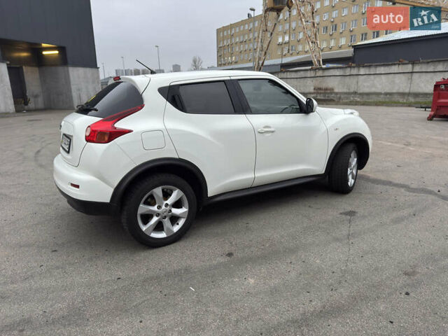 Белый Ниссан Жук, объемом двигателя 1.6 л и пробегом 75 тыс. км за 8900 $, фото 1 на Automoto.ua