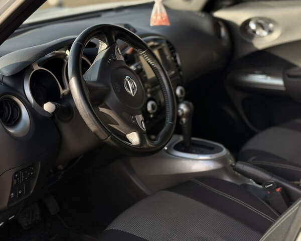 Белый Ниссан Жук, объемом двигателя 1.6 л и пробегом 83 тыс. км за 10300 $, фото 10 на Automoto.ua