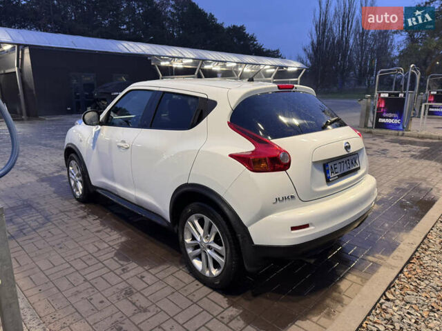 Белый Ниссан Жук, объемом двигателя 1.6 л и пробегом 165 тыс. км за 10700 $, фото 3 на Automoto.ua