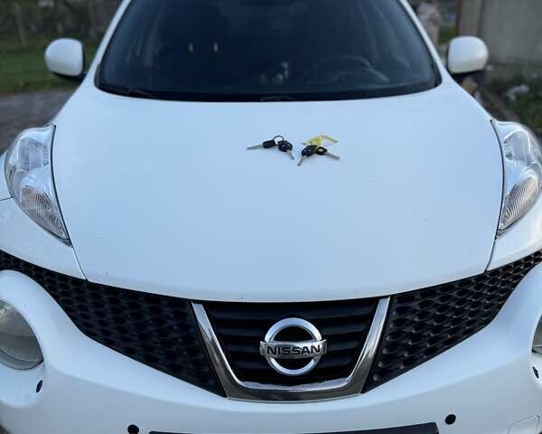 Белый Ниссан Жук, объемом двигателя 1.6 л и пробегом 157 тыс. км за 9000 $, фото 6 на Automoto.ua