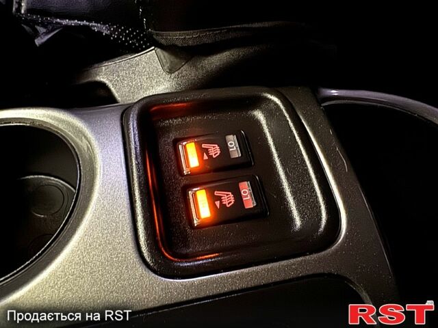 Белый Ниссан Жук, объемом двигателя 1.6 л и пробегом 141 тыс. км за 10900 $, фото 11 на Automoto.ua