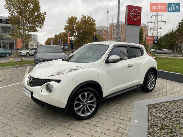 Белый Ниссан Жук, объемом двигателя 1.6 л и пробегом 138 тыс. км за 10500 $, фото 3 на Automoto.ua