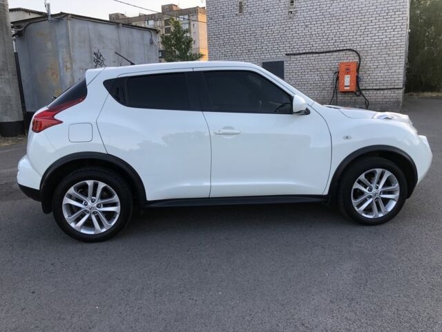 Белый Ниссан Жук, объемом двигателя 1.6 л и пробегом 112 тыс. км за 10000 $, фото 8 на Automoto.ua