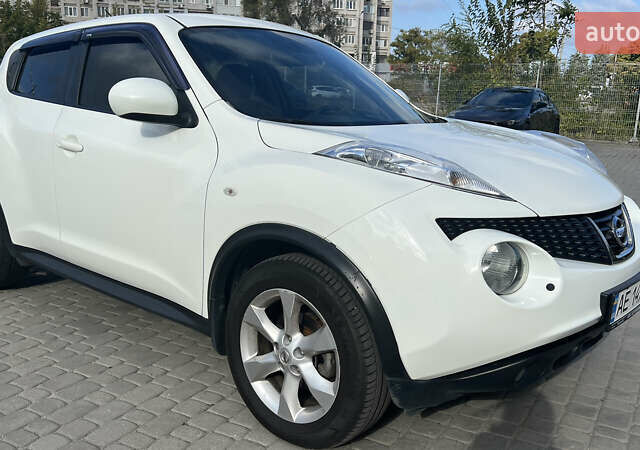 Белый Ниссан Жук, объемом двигателя 1.6 л и пробегом 118 тыс. км за 10800 $, фото 4 на Automoto.ua