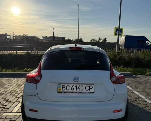 Белый Ниссан Жук, объемом двигателя 1.6 л и пробегом 131 тыс. км за 9500 $, фото 6 на Automoto.ua