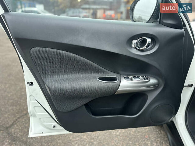 Белый Ниссан Жук, объемом двигателя 1.6 л и пробегом 159 тыс. км за 9700 $, фото 12 на Automoto.ua