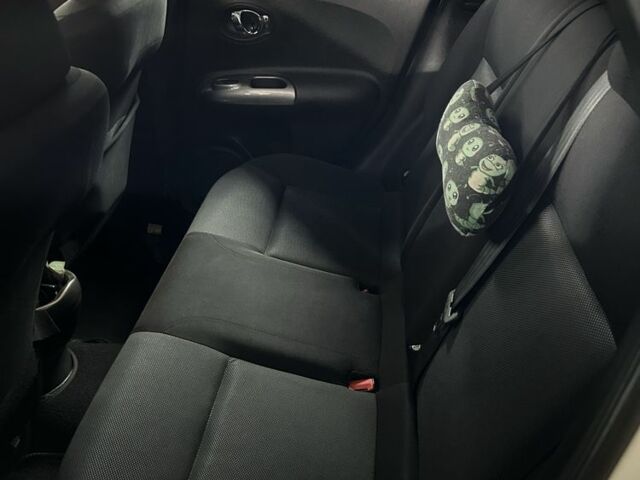 Белый Ниссан Жук, объемом двигателя 1.6 л и пробегом 150 тыс. км за 12237 $, фото 8 на Automoto.ua