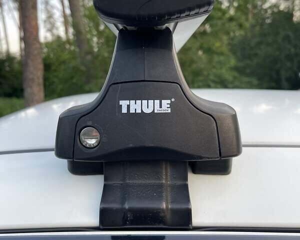 Белый Ниссан Жук, объемом двигателя 1.6 л и пробегом 157 тыс. км за 11700 $, фото 5 на Automoto.ua