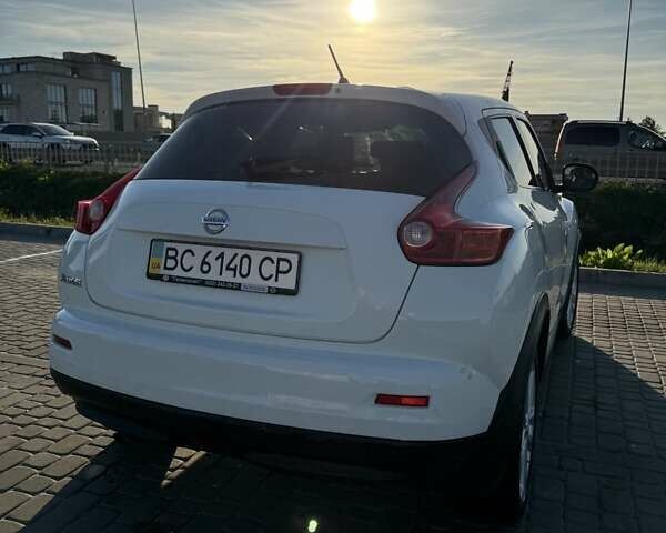 Белый Ниссан Жук, объемом двигателя 1.6 л и пробегом 131 тыс. км за 9500 $, фото 8 на Automoto.ua