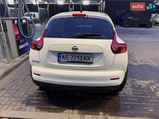 Белый Ниссан Жук, объемом двигателя 1.6 л и пробегом 165 тыс. км за 10700 $, фото 16 на Automoto.ua