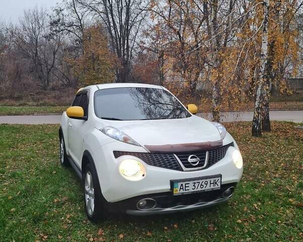 Белый Ниссан Жук, объемом двигателя 1.6 л и пробегом 140 тыс. км за 10500 $, фото 15 на Automoto.ua