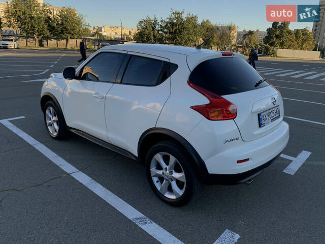 Белый Ниссан Жук, объемом двигателя 1.6 л и пробегом 87 тыс. км за 11000 $, фото 4 на Automoto.ua