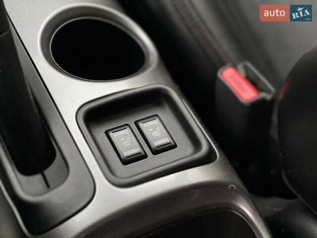 Белый Ниссан Жук, объемом двигателя 1.6 л и пробегом 255 тыс. км за 8999 $, фото 25 на Automoto.ua