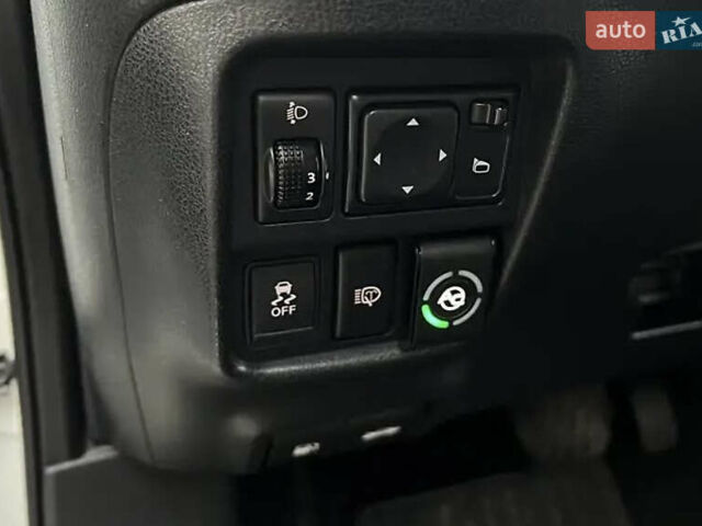 Белый Ниссан Жук, объемом двигателя 1.6 л и пробегом 165 тыс. км за 10700 $, фото 15 на Automoto.ua