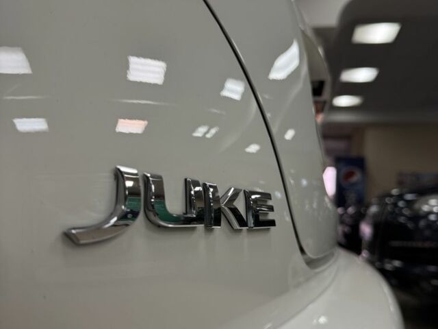 Белый Ниссан Жук, объемом двигателя 1.6 л и пробегом 141 тыс. км за 10900 $, фото 5 на Automoto.ua