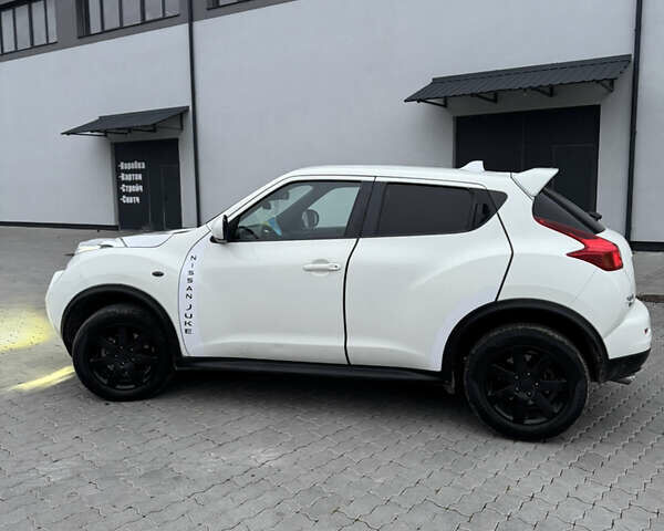 Белый Ниссан Жук, объемом двигателя 1.5 л и пробегом 195 тыс. км за 9500 $, фото 3 на Automoto.ua