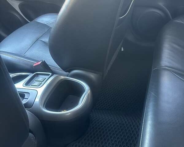 Белый Ниссан Жук, объемом двигателя 1.62 л и пробегом 100 тыс. км за 9900 $, фото 7 на Automoto.ua