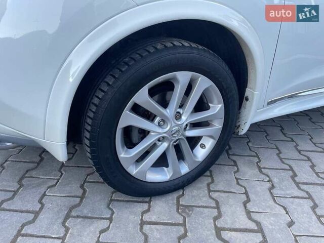 Белый Ниссан Жук, объемом двигателя 1.6 л и пробегом 123 тыс. км за 12250 $, фото 2 на Automoto.ua