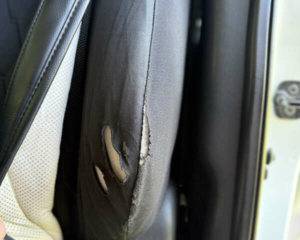 Белый Ниссан Жук, объемом двигателя 1.6 л и пробегом 151 тыс. км за 9800 $, фото 17 на Automoto.ua