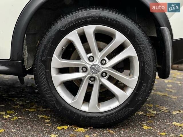 Белый Ниссан Жук, объемом двигателя 1.6 л и пробегом 255 тыс. км за 8999 $, фото 55 на Automoto.ua