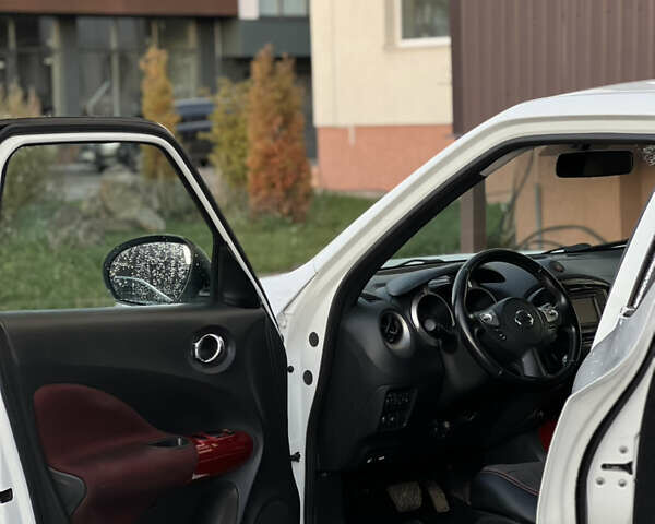 Белый Ниссан Жук, объемом двигателя 1.6 л и пробегом 77 тыс. км за 11500 $, фото 10 на Automoto.ua