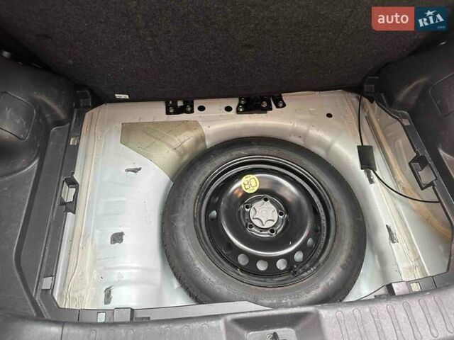 Белый Ниссан Жук, объемом двигателя 1.6 л и пробегом 149 тыс. км за 9700 $, фото 15 на Automoto.ua